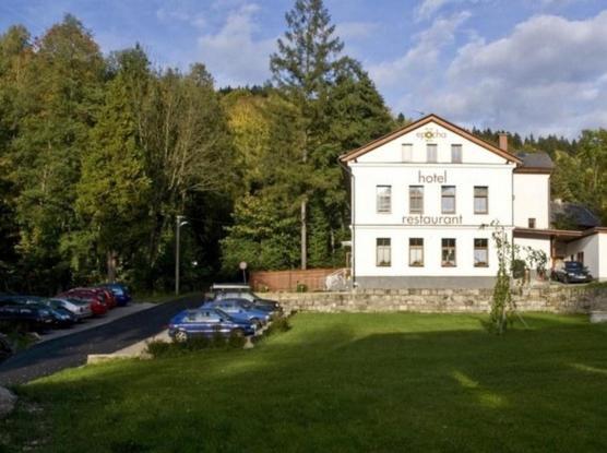 Hotel Epocha Janov nad Nisou Zewnętrze zdjęcie