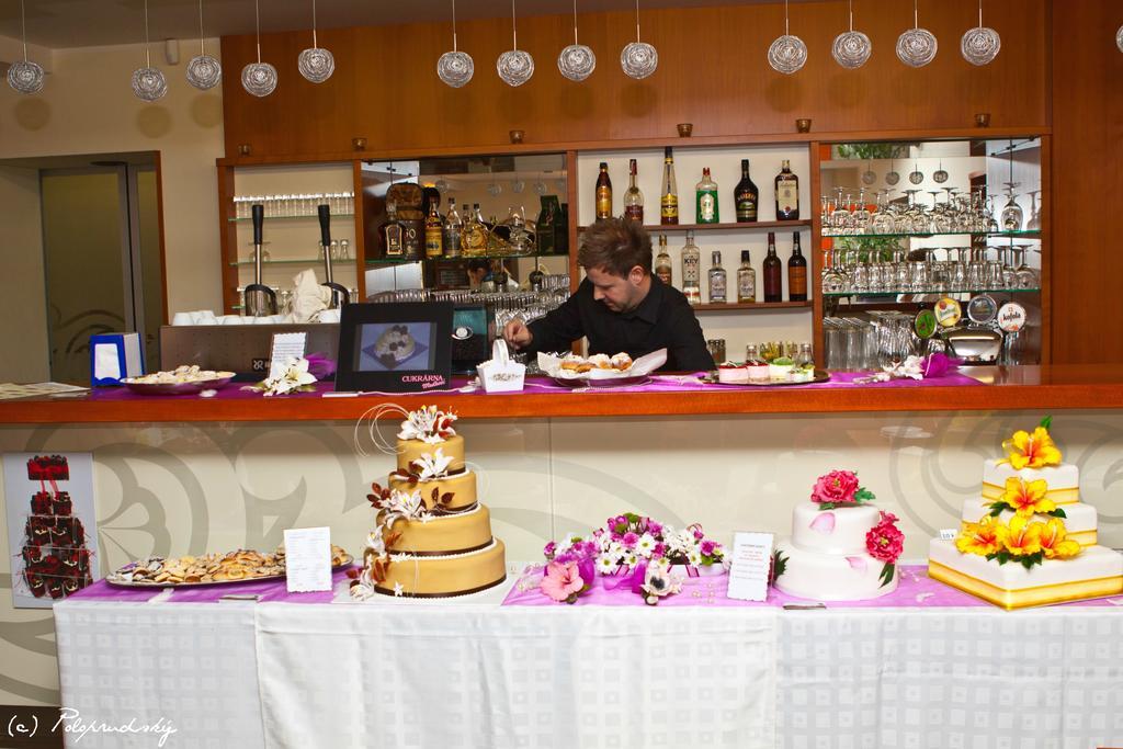 Hotel Epocha Janov nad Nisou Zewnętrze zdjęcie