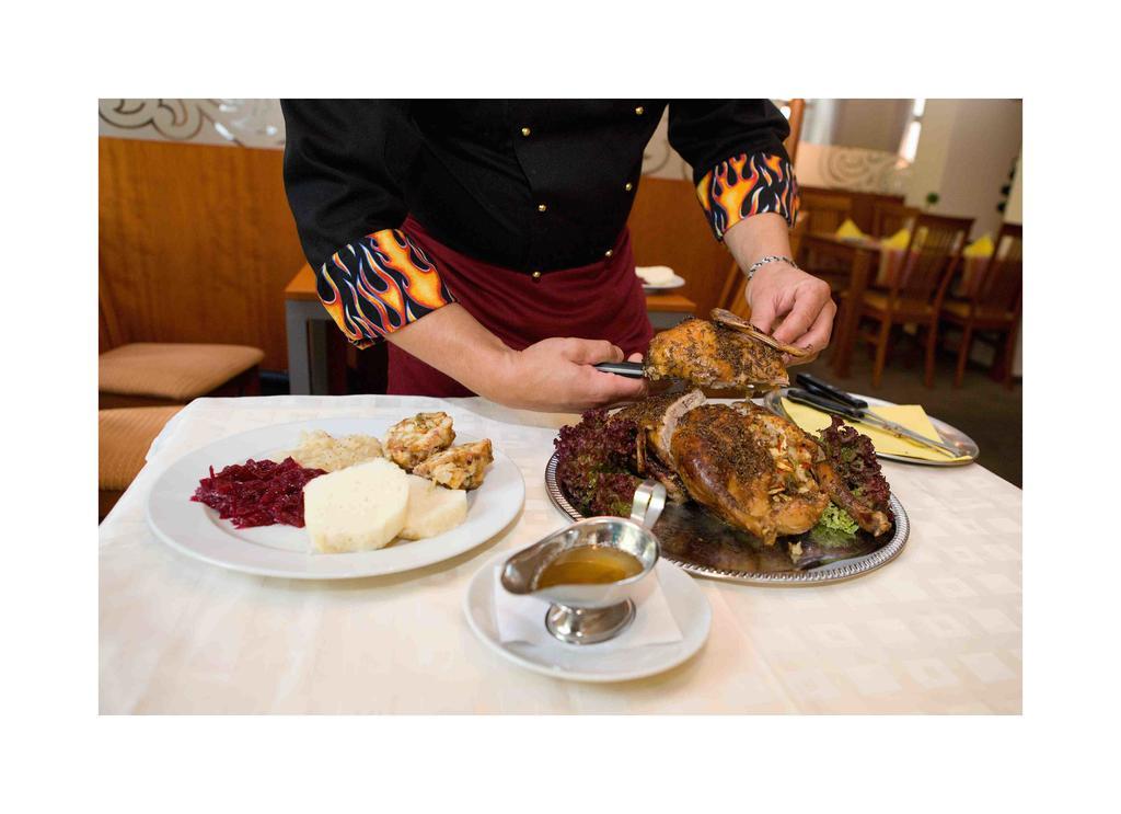 Hotel Epocha Janov nad Nisou Zewnętrze zdjęcie