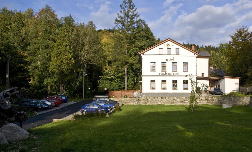 Hotel Epocha Janov nad Nisou Zewnętrze zdjęcie