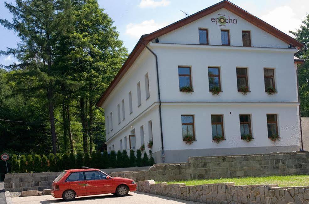 Hotel Epocha Janov nad Nisou Zewnętrze zdjęcie